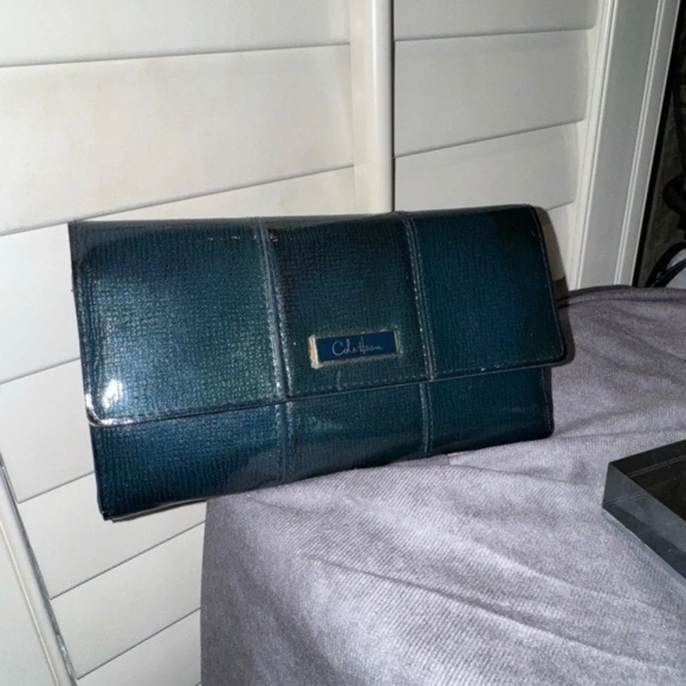 Cole Haan Green Textured Glossy Black Clutch‎ Wallet